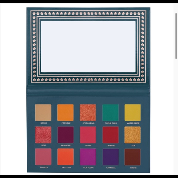 Nostalgia Palette - Picture 3 of 3